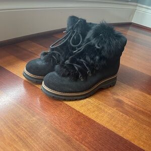Women’s Black Faux-Fur Trim Lace-Up Winter Boots